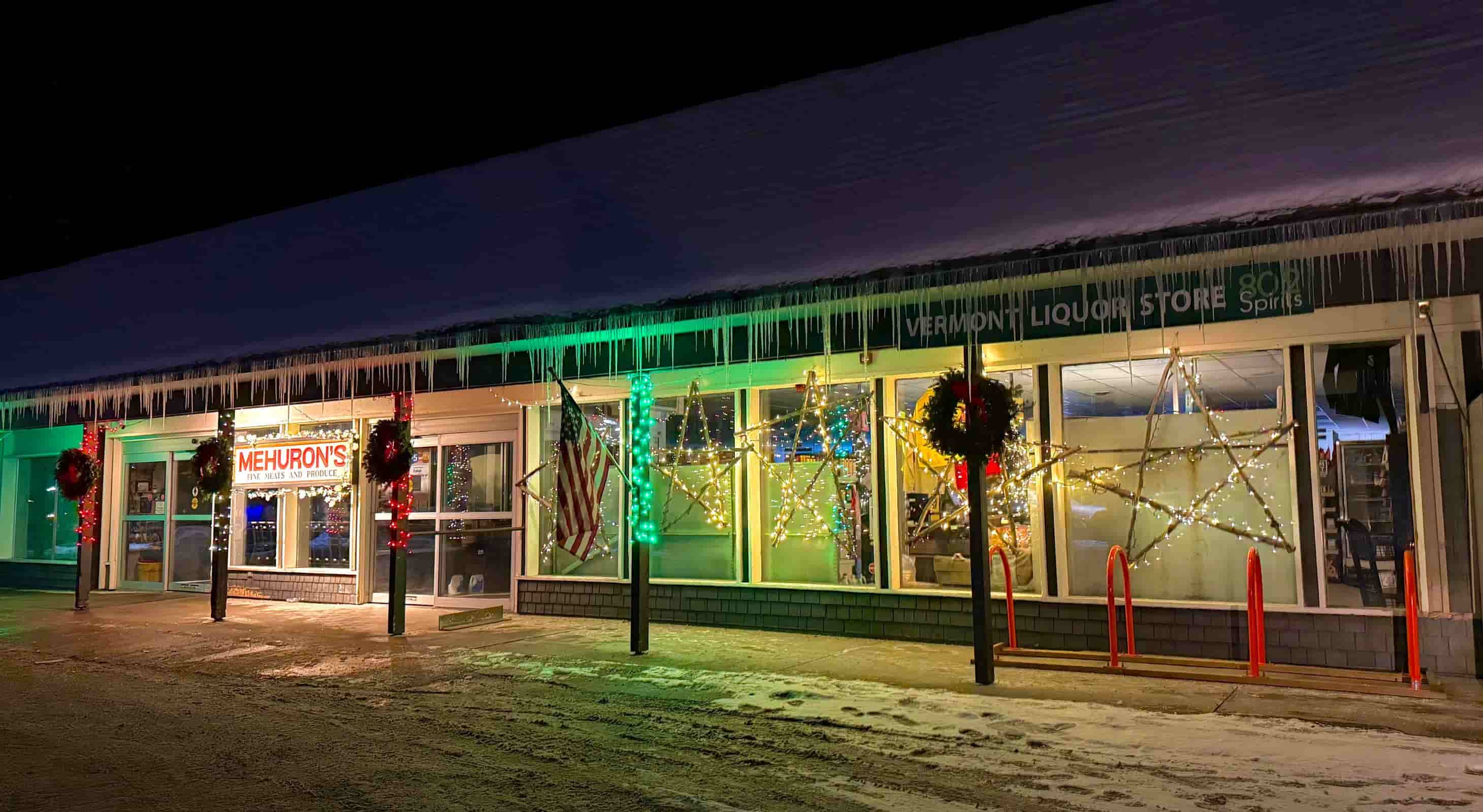 A business in Vermont decorated with a wooden Christmas Star, a Mad River Valley Tradition