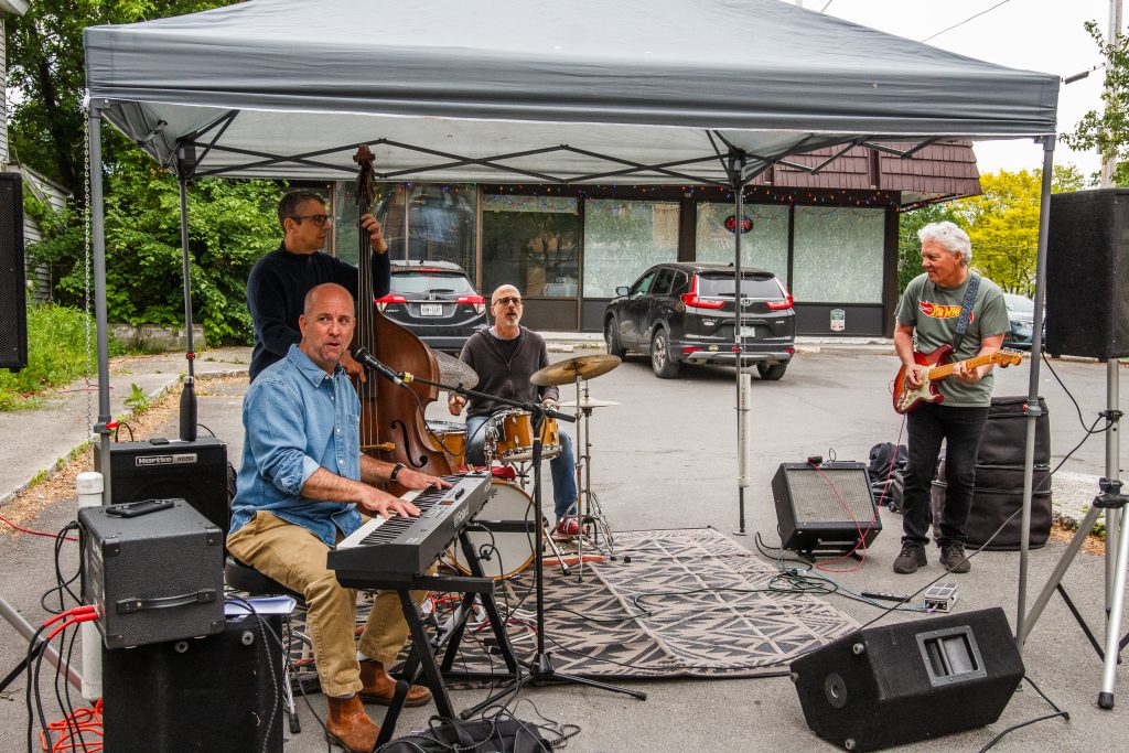 Buck2Fifty Downtown Bennington Live Music 1024x683 1