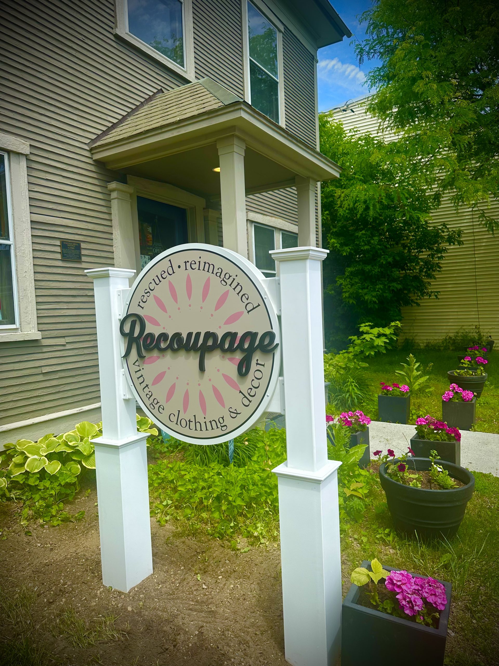 Recoupage Downtown Bennington clothing retail scaled 1